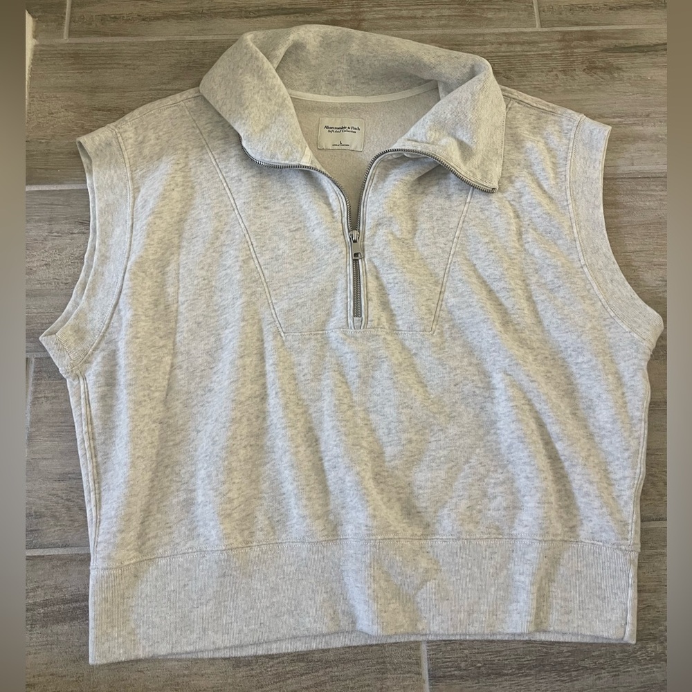 Abercrombie sweater vest